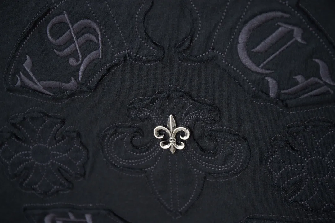 🅿️200 Ch*ome Hearte 25SS early spring new style, appliqué embroidered heart cross short sleeves, light luxury, essential item for daily commuting for men and women, correct version, welcome to compare, detailed features · 320g 100% pure cotton double yarn jersey fabric · Custom dyed in the same vat, special thickened 32 pieces double-strand 1X1 thread · Imported Tajima machine embroidery tatami embroidery ➕This cloth patch embroidery · Hand-stitched Croxin hardware · Double-needle cross-stitching process · Original main mark, washed tag, branded moisture-proof paper packaging Color: black/white/pink Size: S/M/L/XL